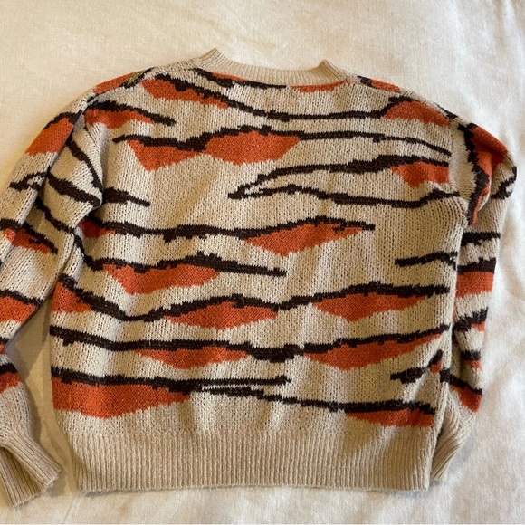 Animal print cozy sweater - Picture 5 of 5